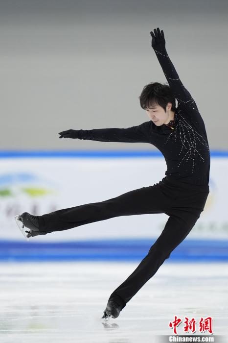 十四冬花滑公开组男单开赛，金博洋首秀夺93.6