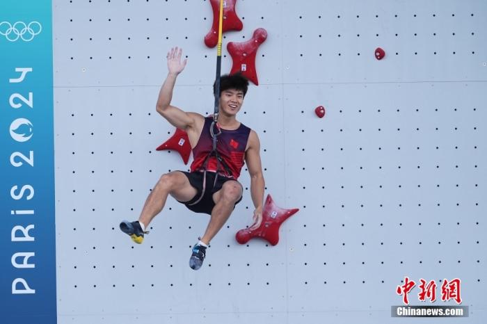 侯志慧巴黎奥运举重赛场绝地逆转勇夺金牌