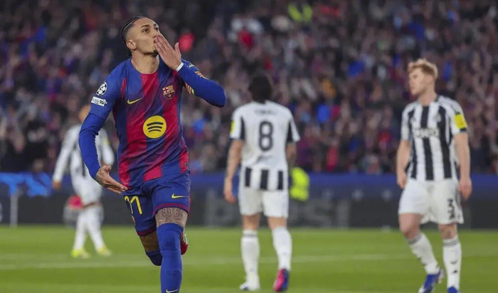 拉菲尼亚决定留队巴萨未来规划明确