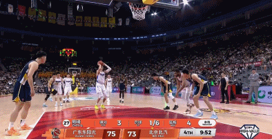 周琦对阵旧主罚球低迷仍助北京男篮逆转广东