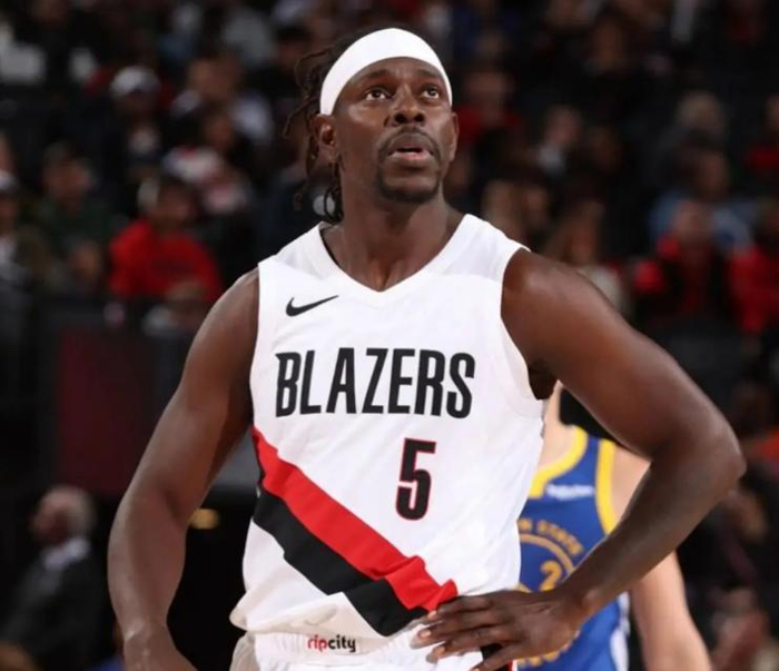 开拓者爆冷击败快船 朱霍勒迪率队冲击季后赛