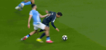 皇马双杀曼城晋级八强，B席红牌成关键转折点