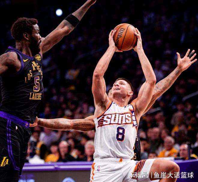 湖人101-73大胜太阳 詹姆斯28+12助攻 狄龙3犯