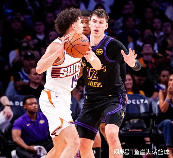 湖人101-73大胜太阳 詹姆斯28+12助攻 狄龙3犯