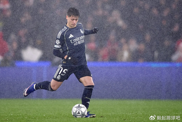 皇马中场竞争白热化 居勒未来悬而未决