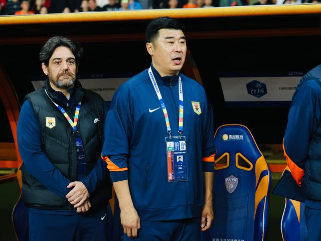 山东泰山迎战上海海港 克雷桑刘洋复出阵容调整